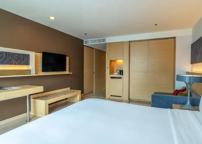 Vela Dhi Glow Pratunam 4*